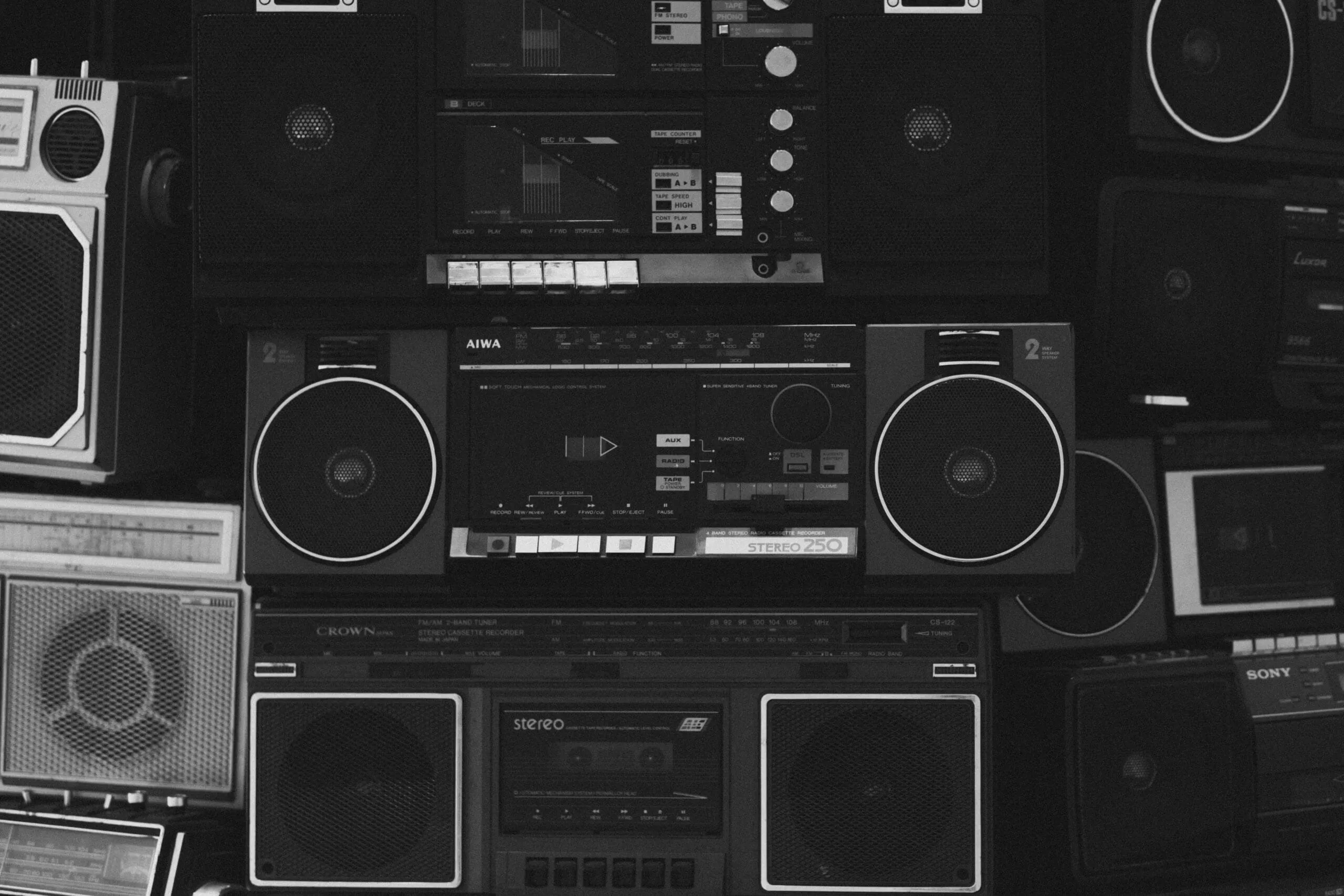 Melhores podcasts brasileiros para ouvir agora em 2026