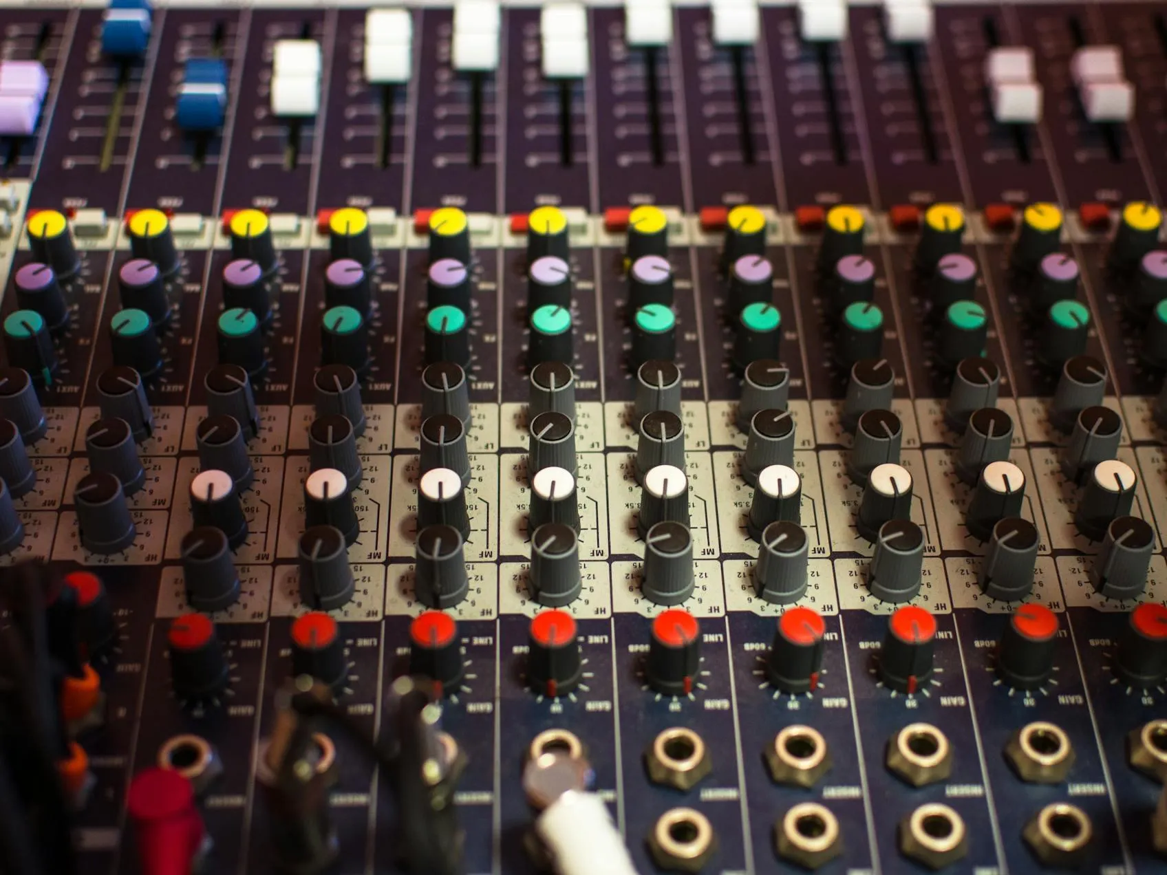 Equipamentos essenciais para produção de áudio de alta qualidade